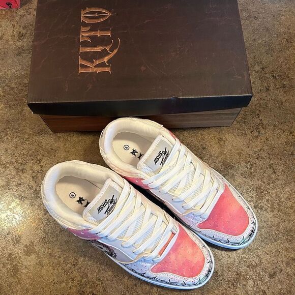 NWT Size 9 Passion of Christ - Resurrection Day
Chapel White / Glorious Sunset - Picture 4 of 12